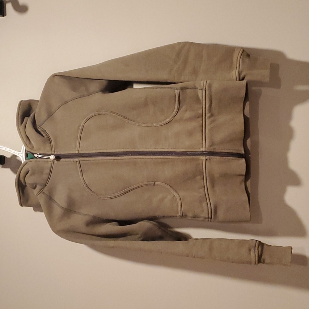 💥MOVING SALE💥 EVERYTHING MUST GO ❤️‍🔥 Kacki green lululemon scuba